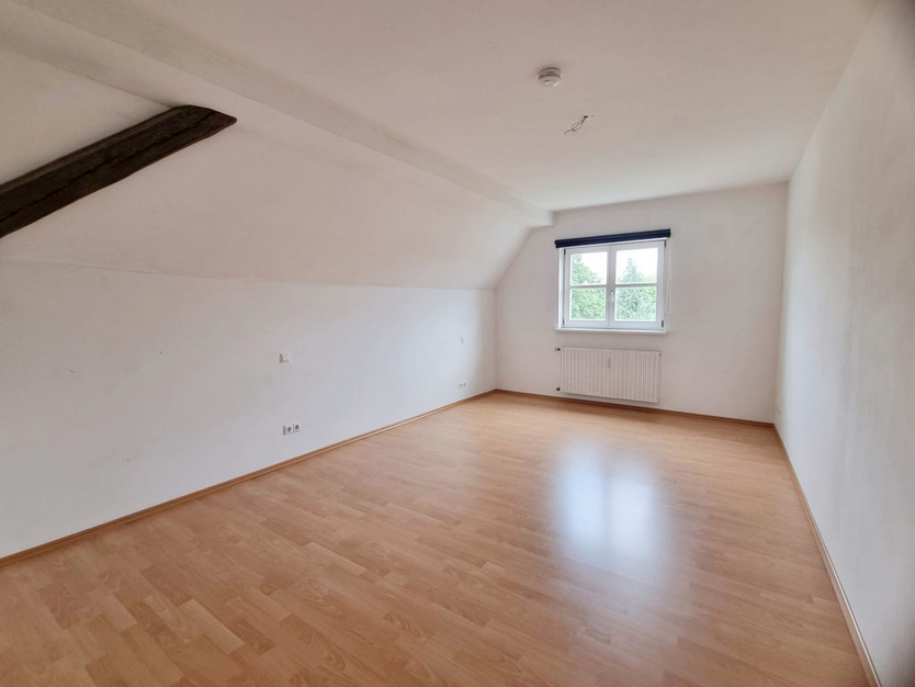 Schöne 3-Zi-Whg - FÜR MAXIMAL 2 PERSONEN -Einbauküche – Tageslichtbad – Wiesengrund in Laufweite zimmer