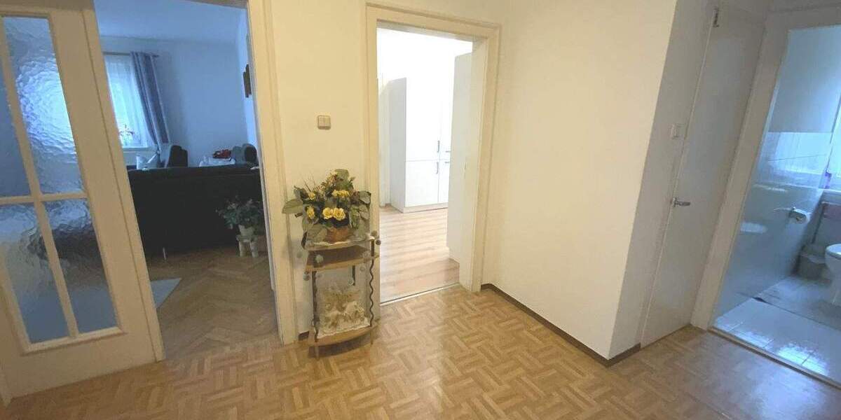 Etagenwohnung Maxhütte-Haidhof Maxhütte - 4 Zimmer, 106 m&sup2;, 219.000&euro; | Angebot:25674604