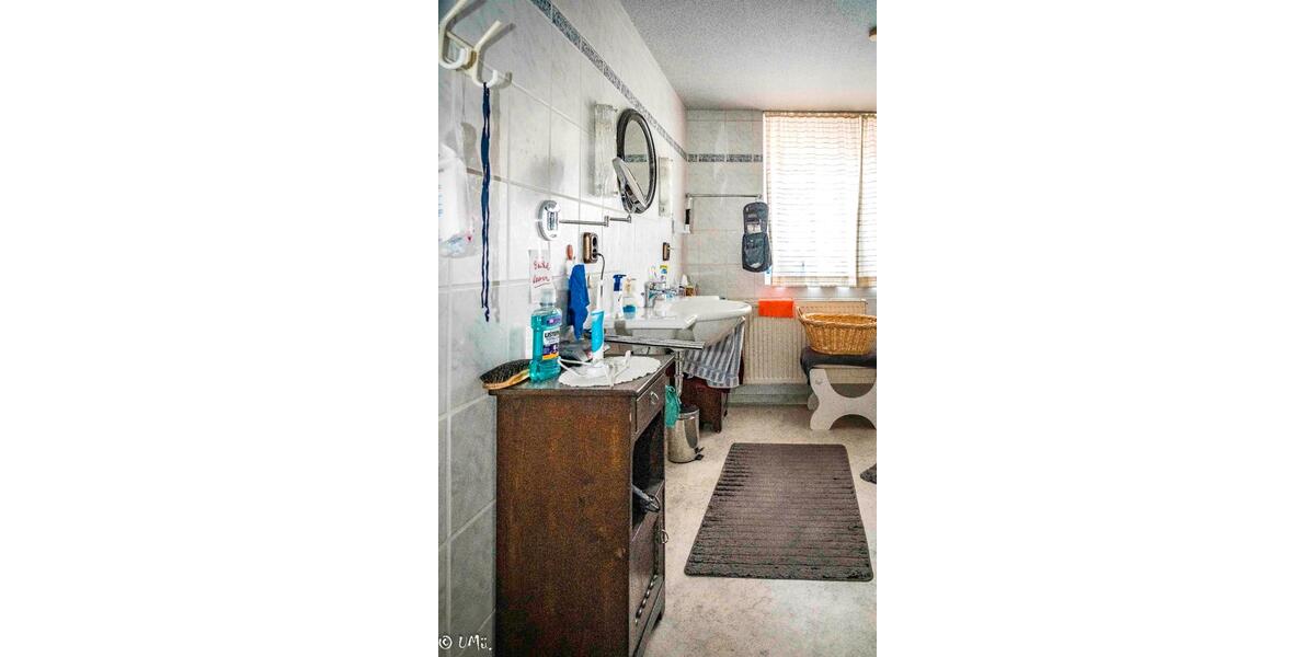 Bauernhaus, Landhaus Vöhl - 7 Zimmer, 100 m&sup2;, 215.000&euro; | Angebot:26423708