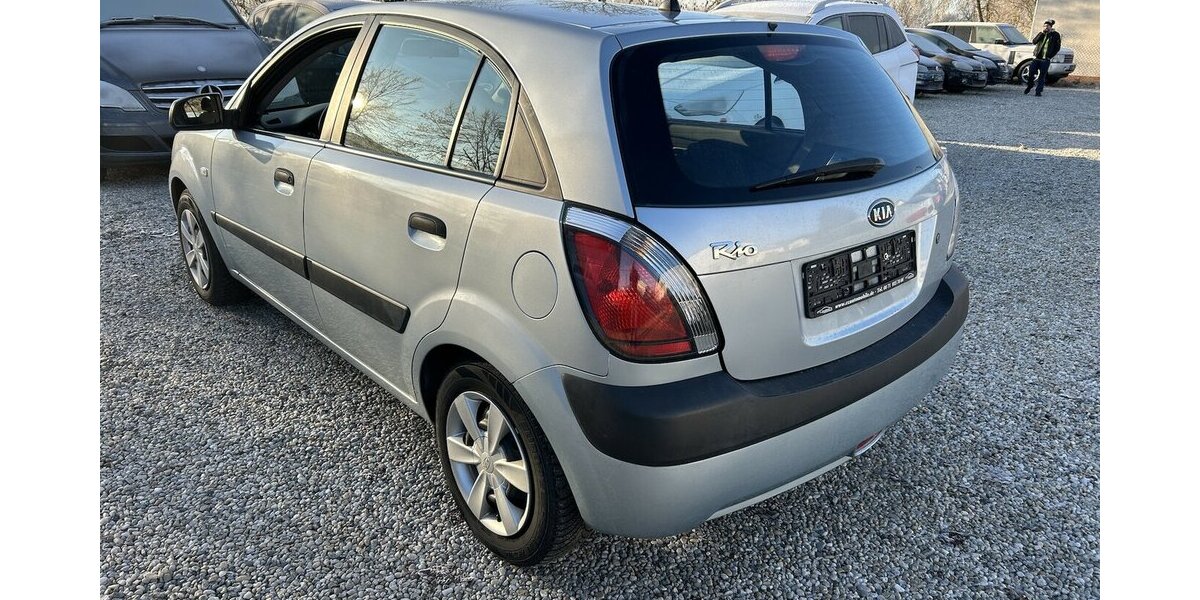 Kia Rio 1.4i EX Basis Klima Euro4 136.900 km 2.500 &euro; Altdorf 84032