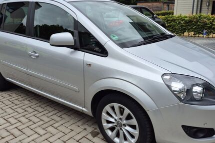 Opel Zafira 106.000 km 7.200 &euro; Jülich 52428
