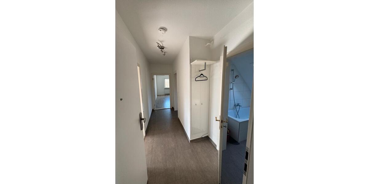 Dachgeschoßwohnung Ronnenberg - 3 Zimmer, 55 m&sup2;, 830&euro; | Angebot:25299205