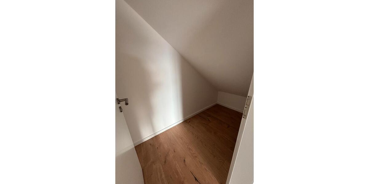 Dachgeschoßwohnung Nickenich - 4 Zimmer, 112 m&sup2;, 1.160&euro; | Angebot:25056591