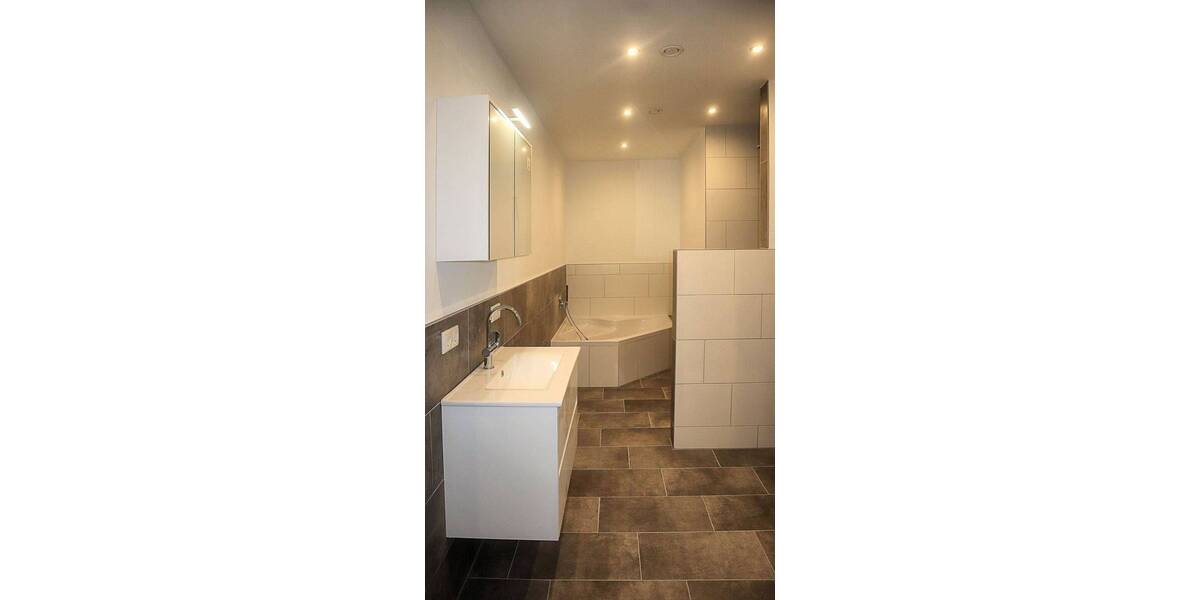 Etagenwohnung Schönberg - 3 Zimmer, 122 m&sup2;, 285.000&euro; | Angebot:25735938