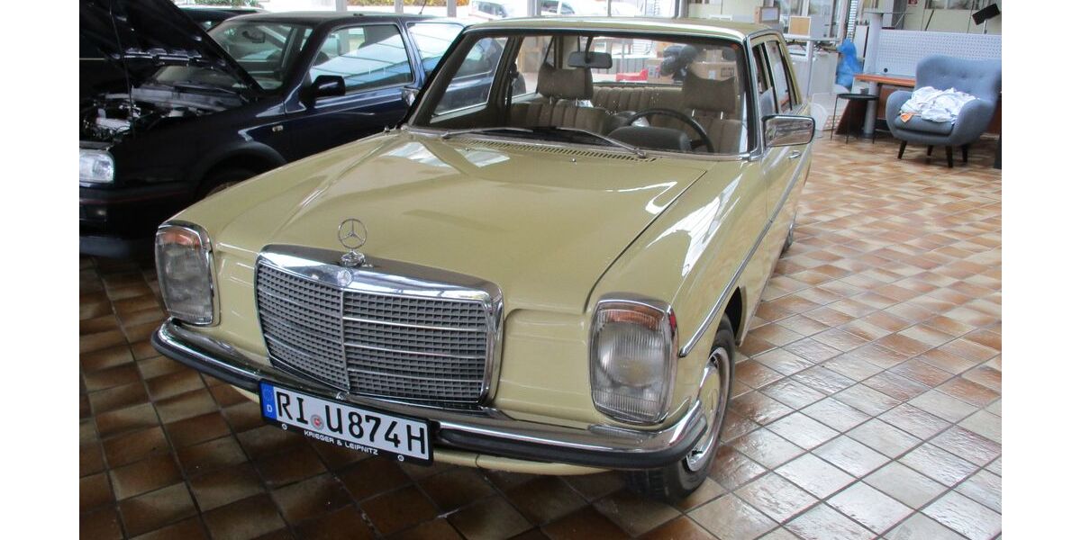 Mercedes-Benz 230 43.000 km 11.900 &euro; Stadtoldendorf 37627