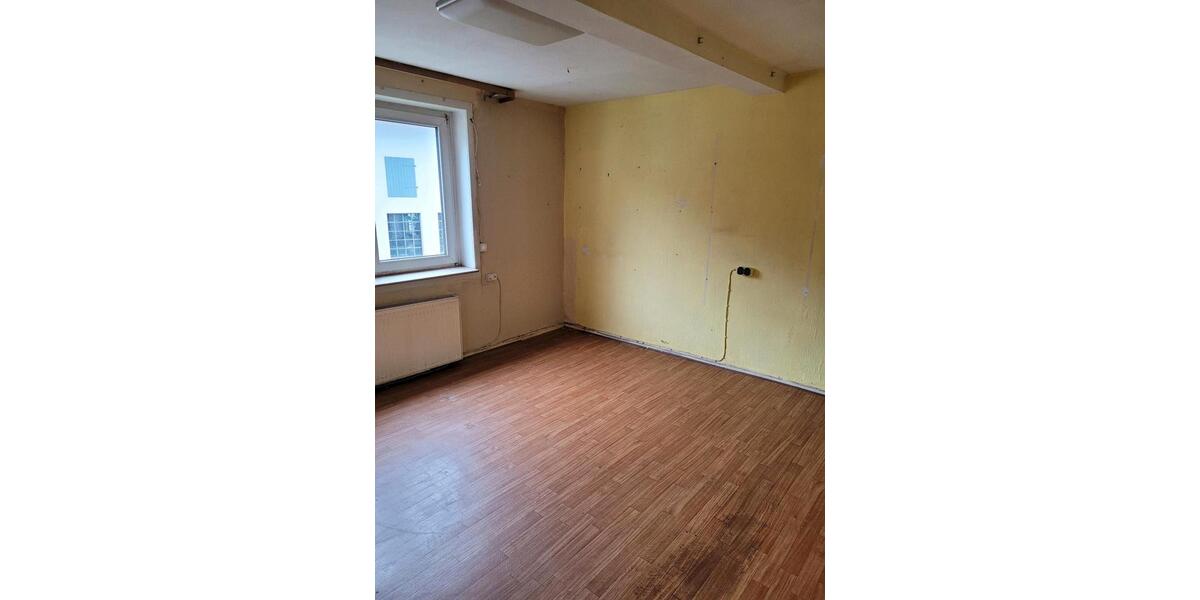 Einfamilienhaus Baunatal - 8 Zimmer, 243 m&sup2;, 225.000&euro; | Angebot:25305013