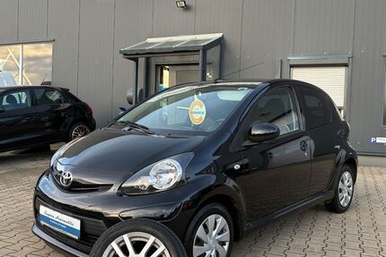 Toyota Aygo (X) 73.000 km 5.499 &euro; Holzwickede 59439