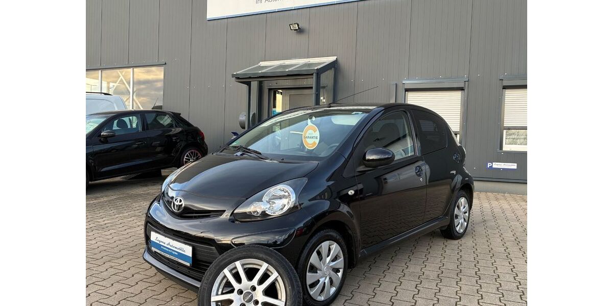 Toyota Aygo (X) 73.000 km 5.499 &euro; Holzwickede 59439