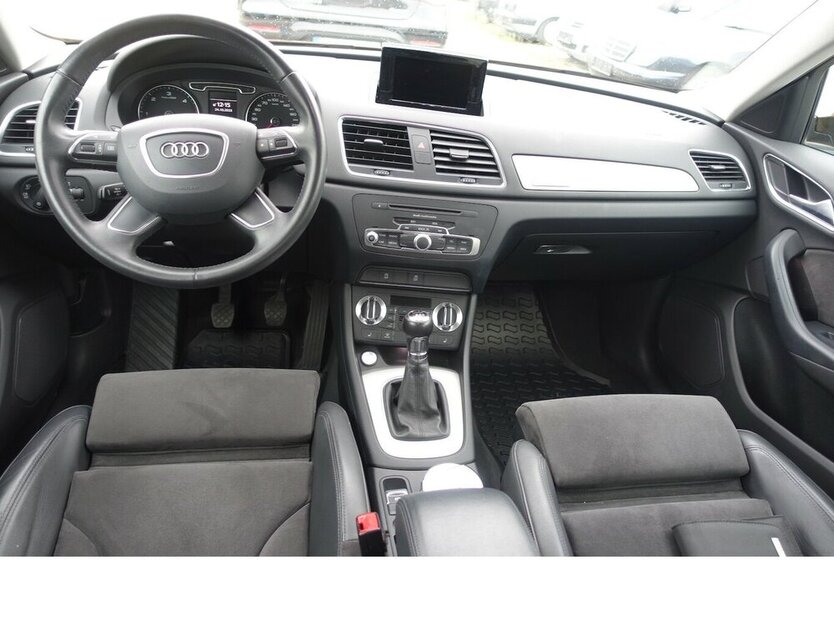 Q3 2.0 TDI quattro Bi-Xenon Navi PDC S-Line 8x Alu