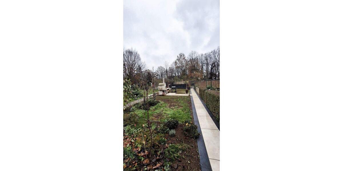 Bieterverfahren! zentrales Wohnjuwel: kernsaniertes Reihenhaus mit Solar, Kamin & Klima 3 zimmer