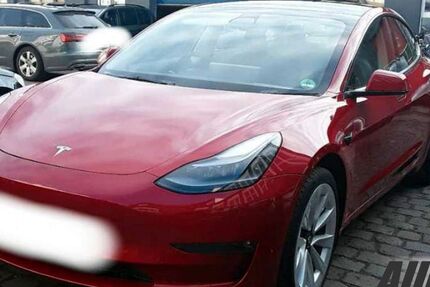 Tesla Model 3 79.950 km 26.790 &euro; Schöningen 38364
