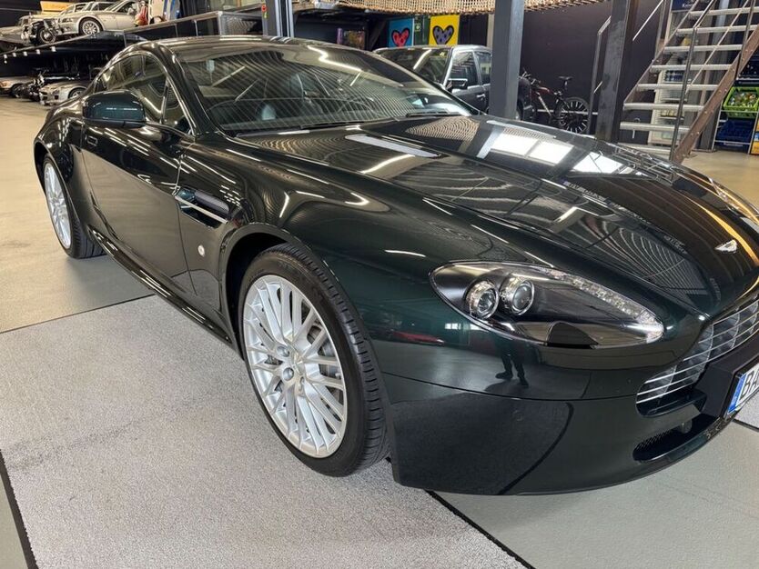 V8 Vantage