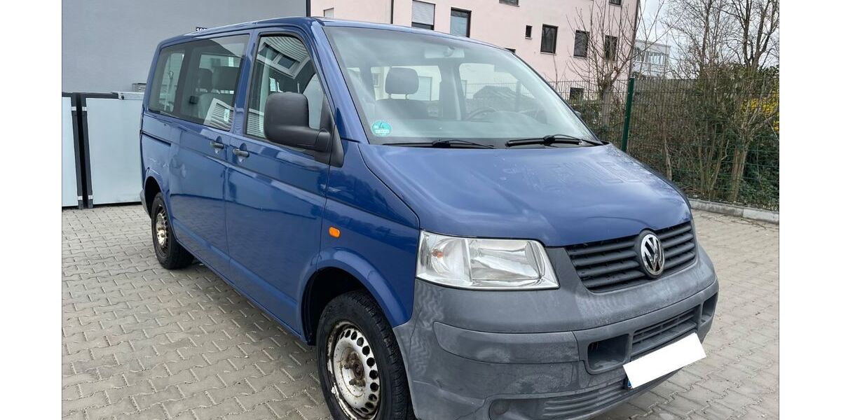 VW T5 Transporter 215.000 km 4.390 &euro; München 81243