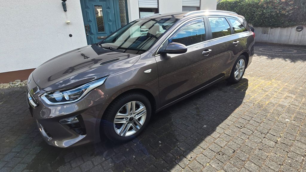 Kia ceed Sportswagon 113.000 km 14.988 &euro; Siegen 57078