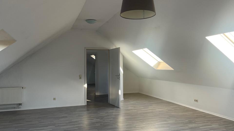 Dachgeschoßwohnung Uplengen - 2 Zimmer, 50 m&sup2;, 475&euro; | Angebot:26279042