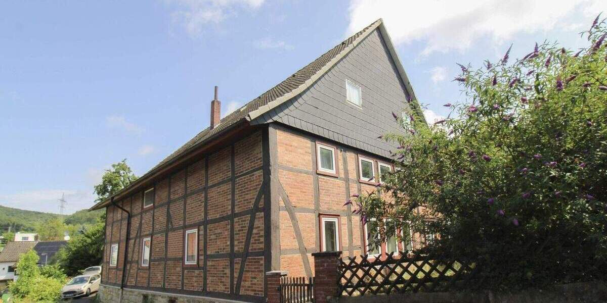 Denkmalgeschütztes EFH mit Gestaltungspotenzial in Vorstadtlage 7 zimmer