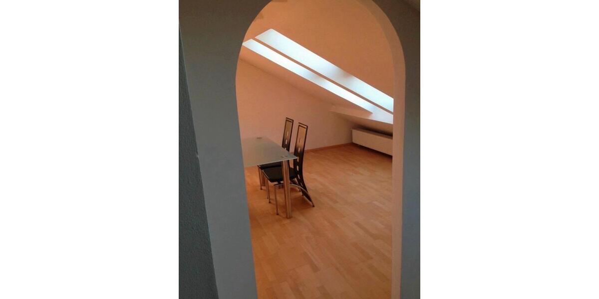Dachgeschoßwohnung Straßkirchen - 3 Zimmer, 100 m&sup2;, 650&euro; | Angebot:26161568