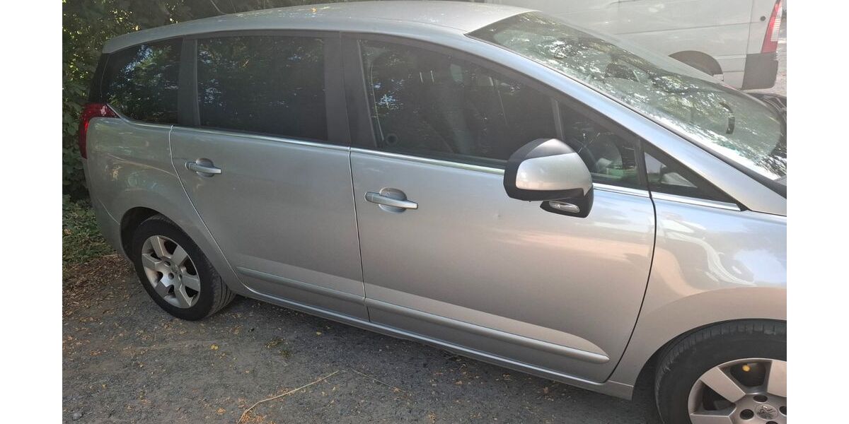 Peugeot 5008 173.000 km 4.100 &euro; Heilbronn 74078
