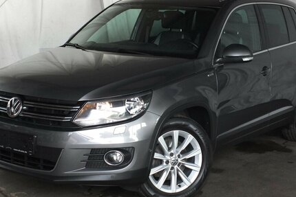 VW Tiguan LIFE NAVI AHK PARKPILOT SHZ BLUETOOTH 124.710 km 11.898 &euro; Köln 50858