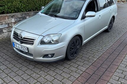 Toyota Avensis 217.500 km 2.600 &euro; sulzfeld 75056