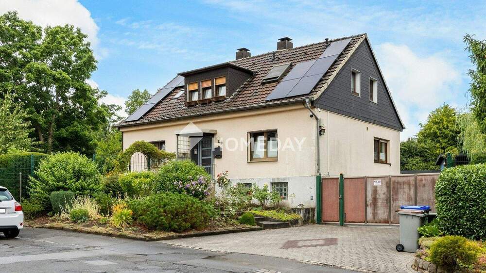 Einfamilienhaus mit Einliegerwohnung, großem Grundstück und vielseitigen Nutzungsmöglichkeiten 8 zimmer