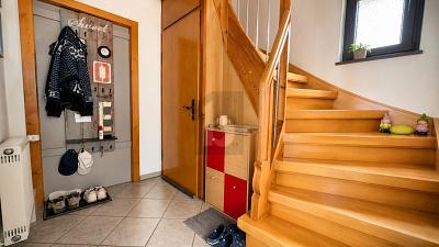 FAMILIENGLÜCK MIT ZUSÄTZLICHEM BAUGRUNDSTÜCK - Zweifamilienhaus Ehringshausen | Angebot:26866069