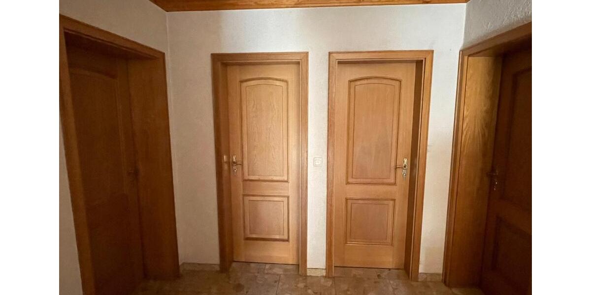 Einfamilienhaus Oberstreu - 8 Zimmer, 206 m&sup2;, 345.000&euro; | Angebot:26579521