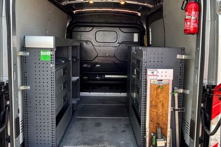 Ford Transit 83.591 km 16.990 € München 81825