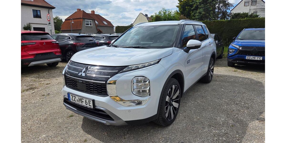 Mitsubishi Plug-in Hybrid Outlander 2.500 km 47.990 &euro; Zeitz OT Theißen 06711