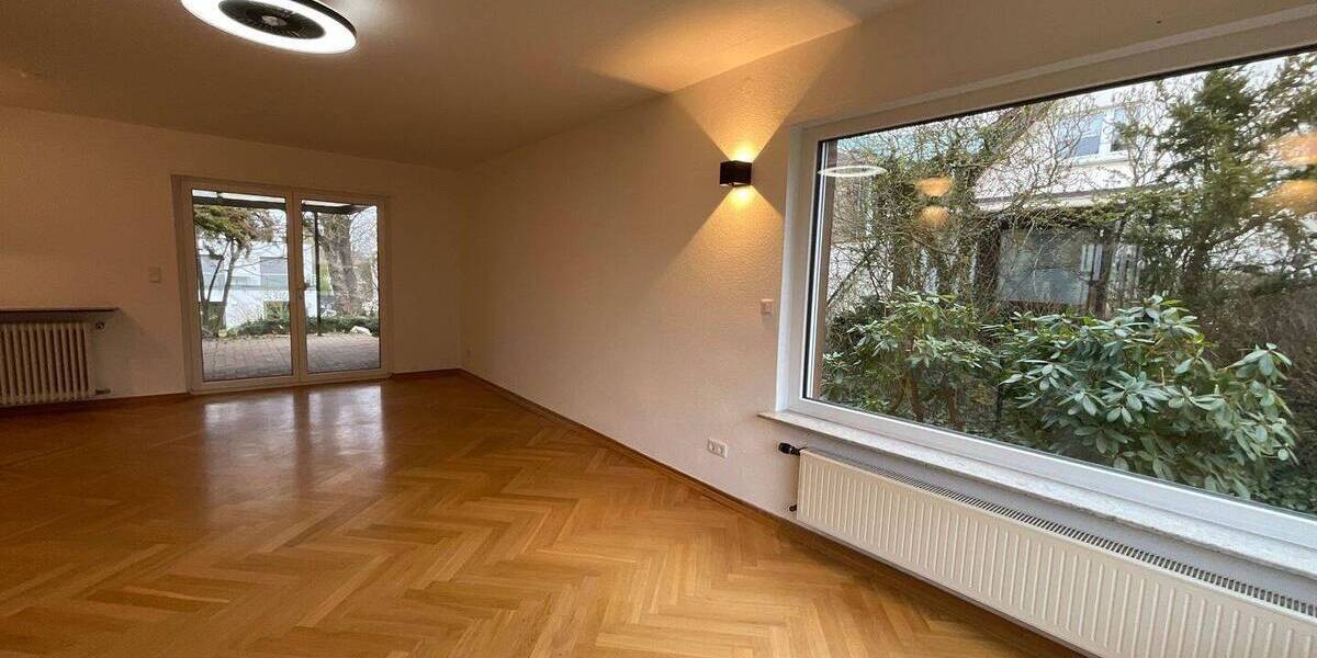 Einfamilienhaus Petersberg - 6 Zimmer, 180 m&sup2;, 1.600&euro; | Angebot:26106614