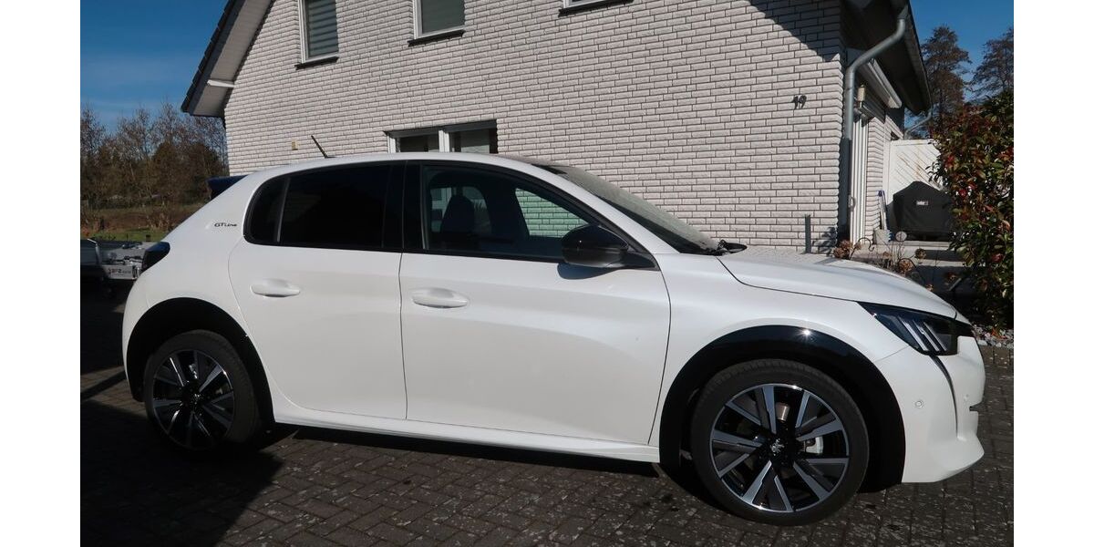 Peugeot 208 25.600 km 17.990 € Verl 33415