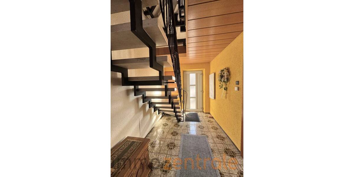 Einfamilienhaus Gunzenhausen Laubenzedel - 8 Zimmer, 203 m&sup2;, 329.000&euro; | Angebot:25680267