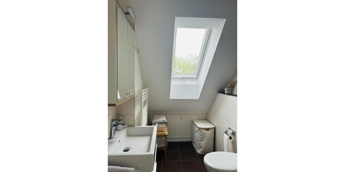 Dachgeschoßwohnung München Pasing-Obermenzing - 4 Zimmer, 98 m&sup2;, 2.250&euro; | Angebot:26610931