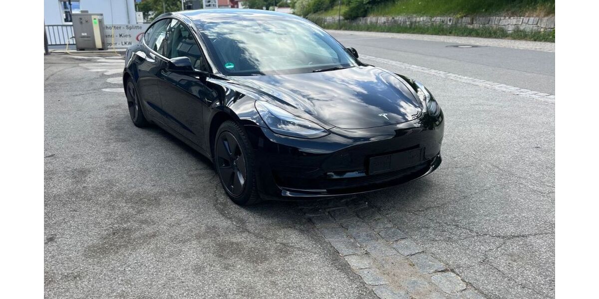 Tesla Model 3 56.000 km 26.500 &euro; Kirchberg/Untermitterdorf 94259