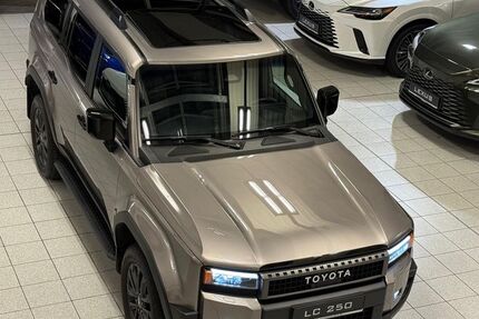 Toyota Land Cruiser 16.880 km 85.995 &euro; Poing bei München 85586