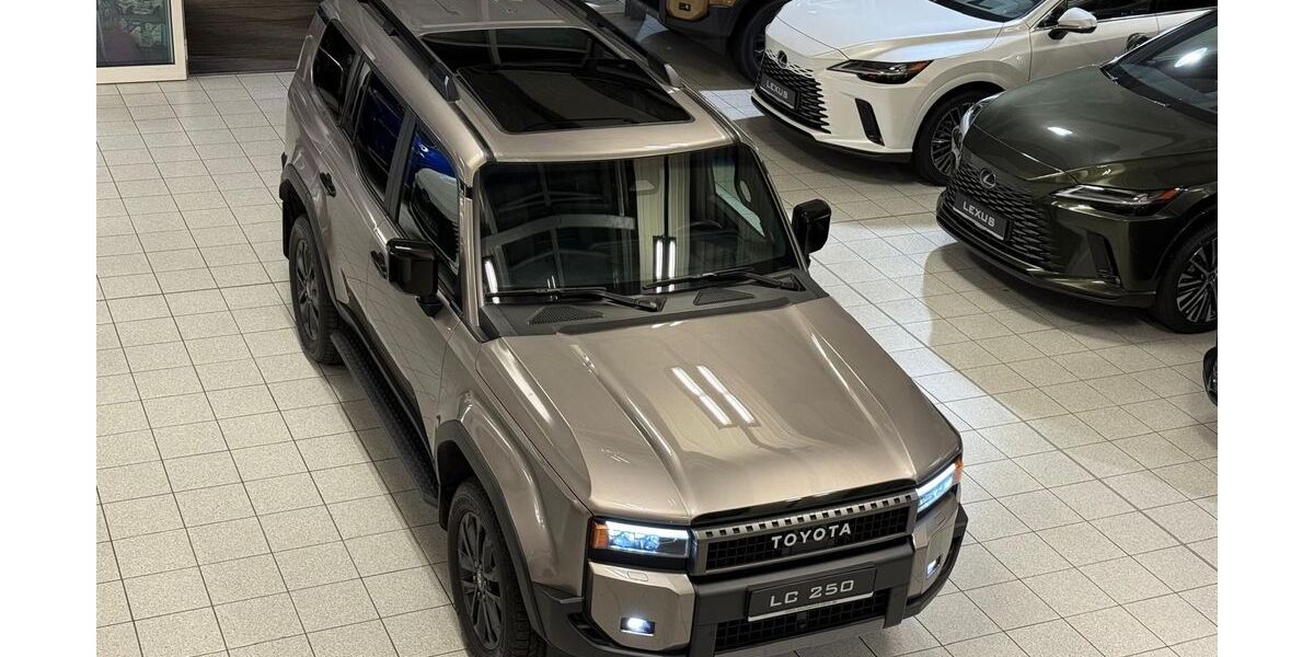 Toyota Land Cruiser 16.880 km 85.995 &euro; Poing bei München 85586