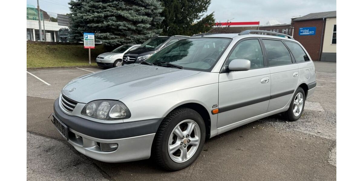 Toyota Avensis 188.258 km 2.699 &euro; Remscheid 42855