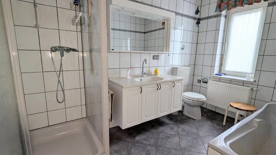 Bauernhaus, Landhaus Rotenburg an der Fulda - 7.5 Zimmer, 172 m&sup2;, 237.000&euro; | Angebot:26605204