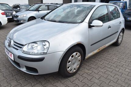 VW Golf 107.000 km 1.490 &euro; Niederfüllbach 96489
