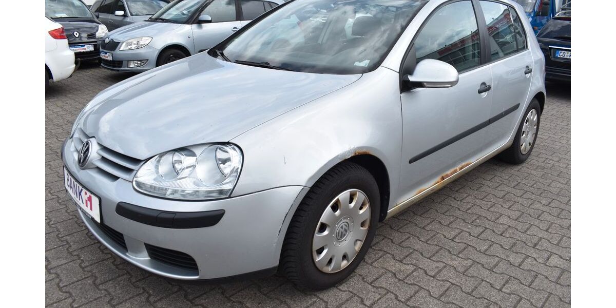 VW Golf 107.000 km 1.490 &euro; Niederfüllbach 96489