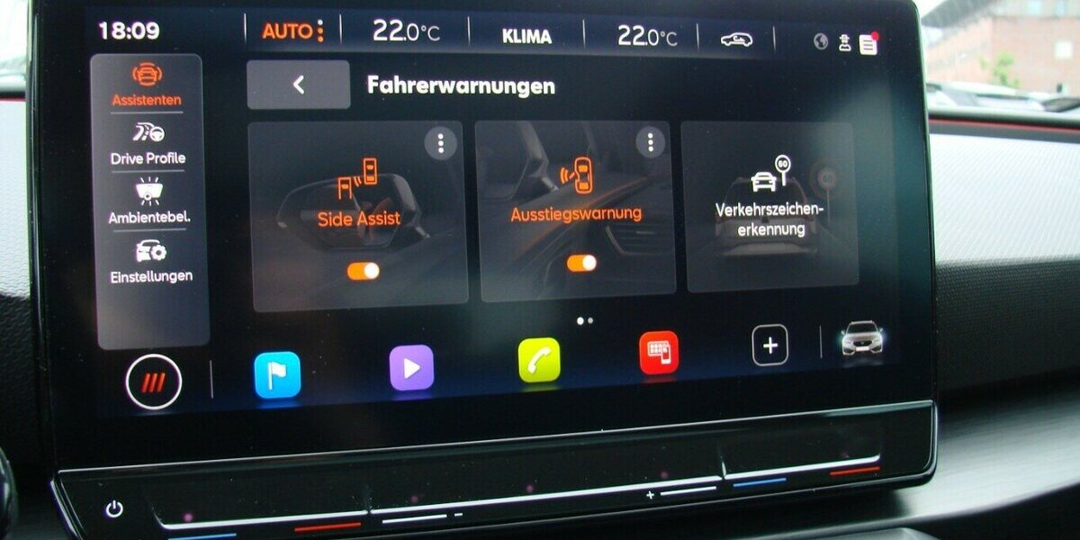 Cupra Leon ST eTSi ACC Panorama Vision Plus LED Beats 5.999 km 26.980 &euro; Falkensee 14612