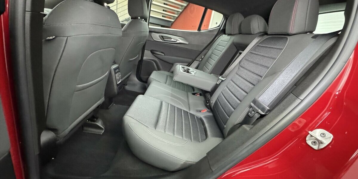 Alfa Romeo Tonale 1.6 VGT-D Sprint ACC LED Car Play 12.999 km 23.900 &euro; Lich 35423