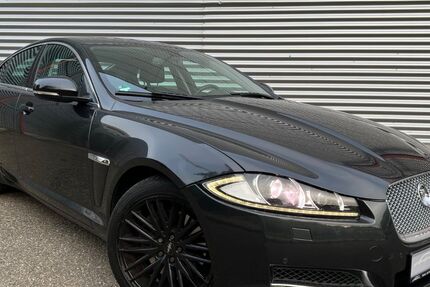 Jaguar XF 181.035 km 7.890 &euro; Stuttgart 70378