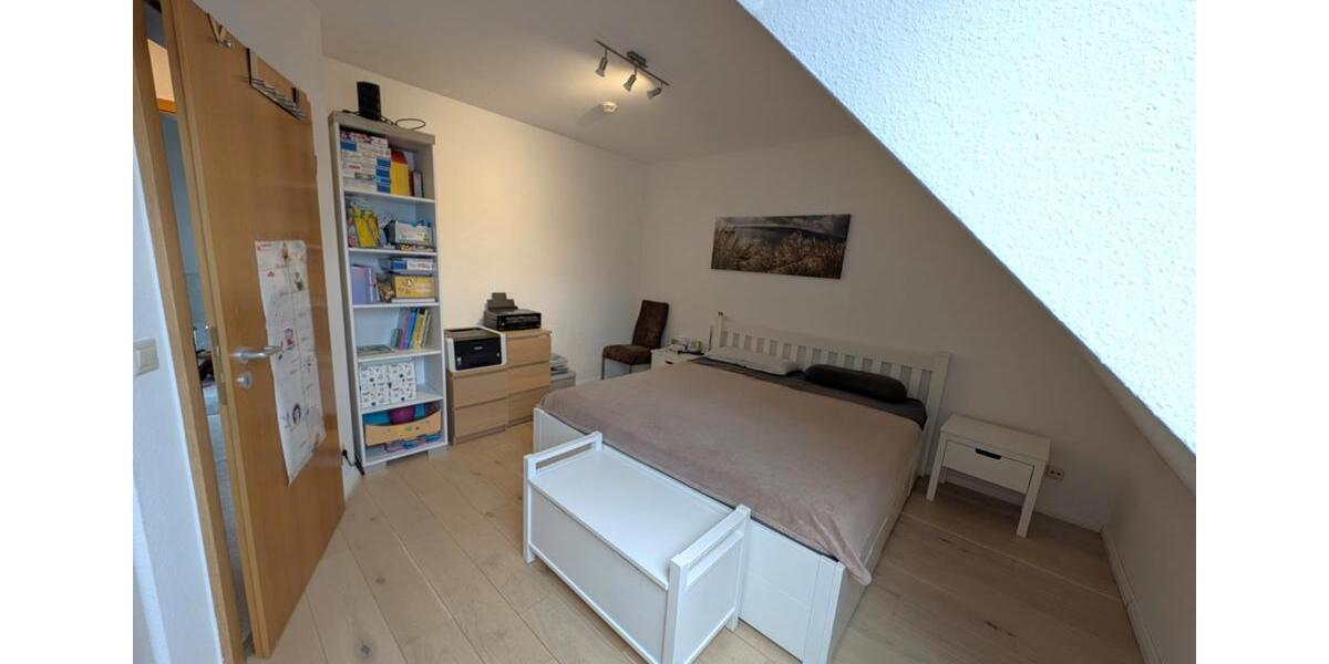 Dachgeschoßwohnung Nürnberg Hasenbuck - 3 Zimmer, 105 m&sup2;, 385.000&euro; | Angebot:26997912
