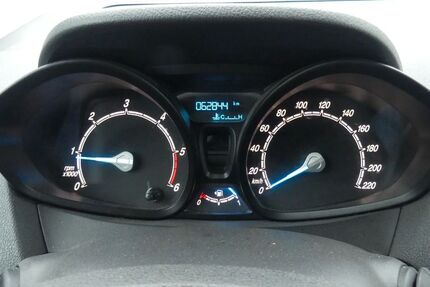 Ford Transit Courier 62.844 km 7.799 € Berlin 13059