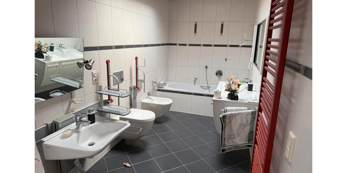 Bungalow Lage - 3 Zimmer, 150 m&sup2;, 1.600&euro; | Angebot:26295246