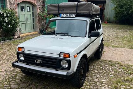 Lada Niva 55.000 km 13.500 &euro; leipzig 04275