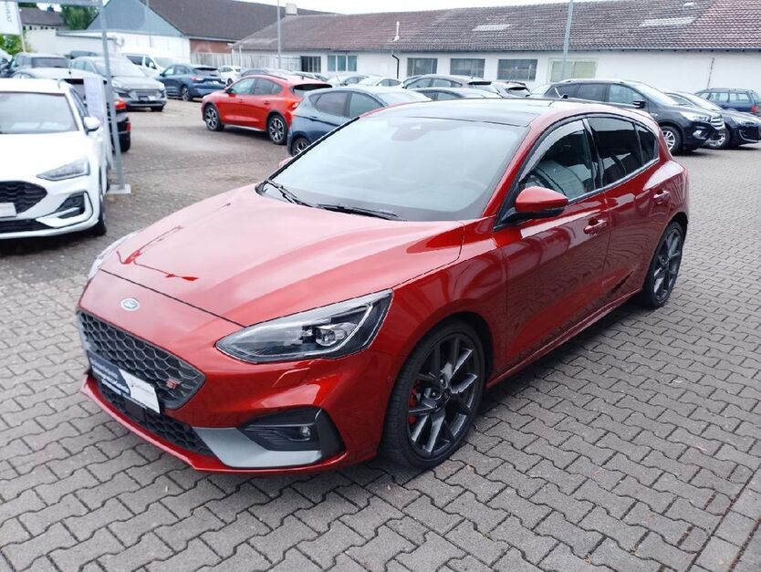 Ford Focus 43.709 km 26.995 € Rheda-Wiedenbrück 33378