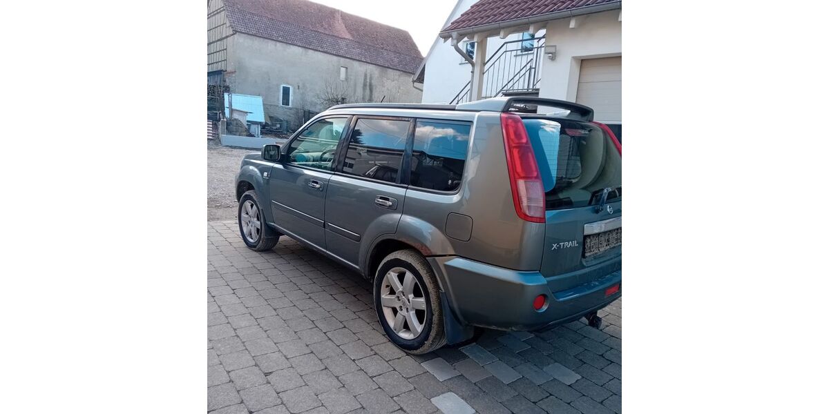 Nissan X-Trail 164.140 km 2.999 &euro; Langenenslingen 88515