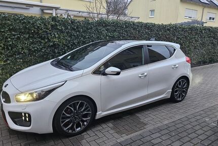 Kia ceed / Ceed 243.500 km 5.499 &euro; Frankfurt am Main 65934
